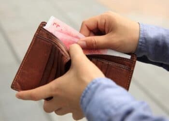 8 bästa tipsen för att få mer pengar över i plånboken