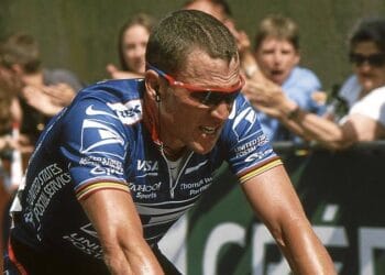 Lance Armstrong gick från hyllad hjälte till avskydd fuskare.